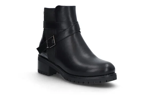 Feminin allværsboot