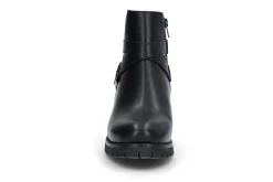 Feminin allværsboot