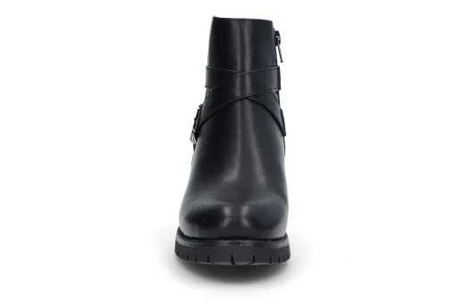 Feminin allværsboot