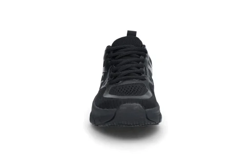 Lettvekt sneaker på kraftig såle