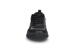 Lettvekt sneaker på kraftig såle