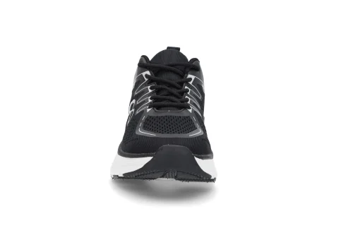 Lettvekt sneaker på kraftig såle
