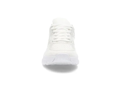 Lettvekt sneaker på kraftig såle