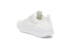 Lettvekt sneaker på kraftig såle