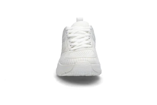 Lettvekt sneaker på kraftig såle