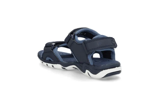 Sandaler som tåler vann