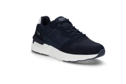 Sporty sneaker
