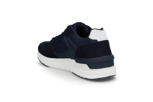 Sporty sneaker