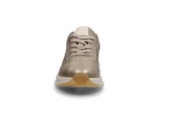 Sporty sneakers på trendy såle