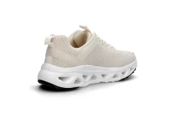 Sporty sneakers på trendy såle