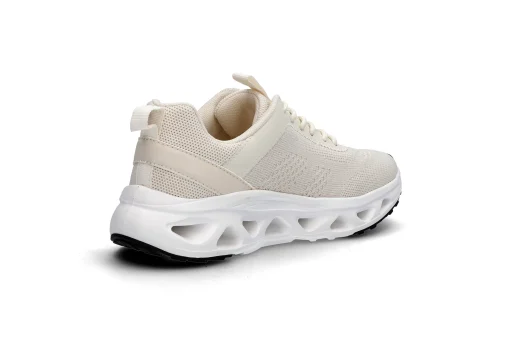Sporty sneakers på trendy såle